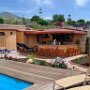 POOL-BAR MIT POOL